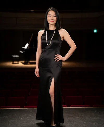 Naoko, 28